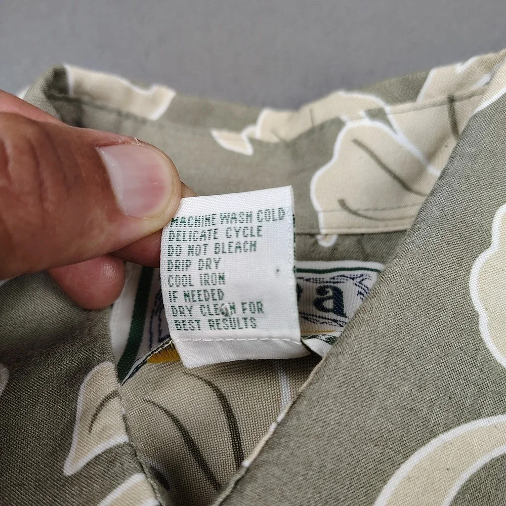 VINTAGE Hana Bay Hawaiian Shirt Medium Relaxed Sage Green Floral Print Cruise EC